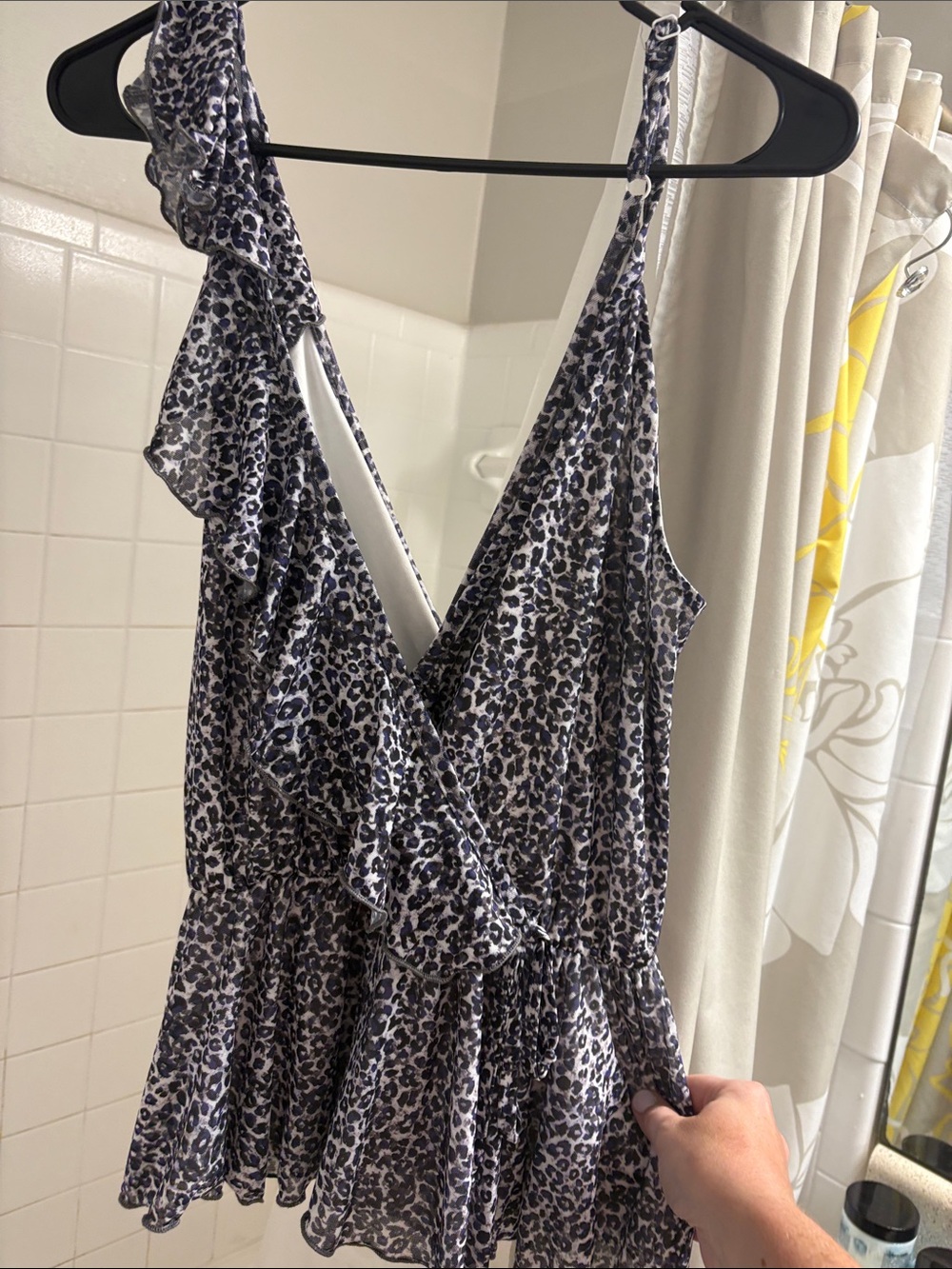 Womens Ruffle Leopard Print V-Neck Tank Top - Black/White w/o tags never worn.